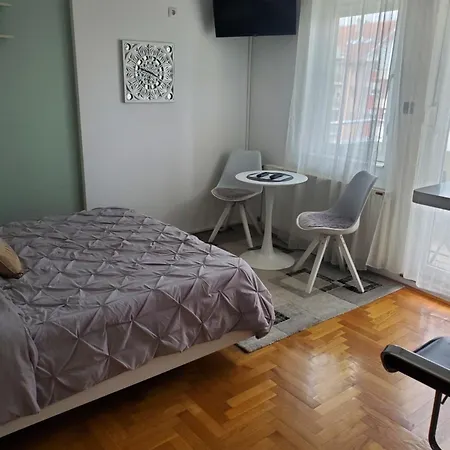 Relax Novi Sad-private Parking * Novi Sad